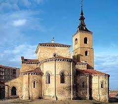 Which was not a feature of romanesque architecture?  small windows pointed arches thick stone walls