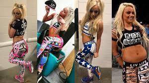 Pick my WWE outfit for the royal rumble tune in at 6:00 pm est and 5:00 okay well only one we netwo