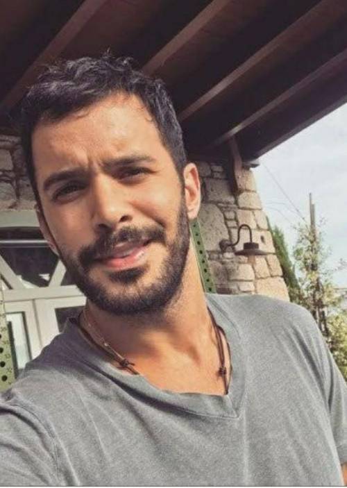 Omg barış arduç he iş very handsome ​